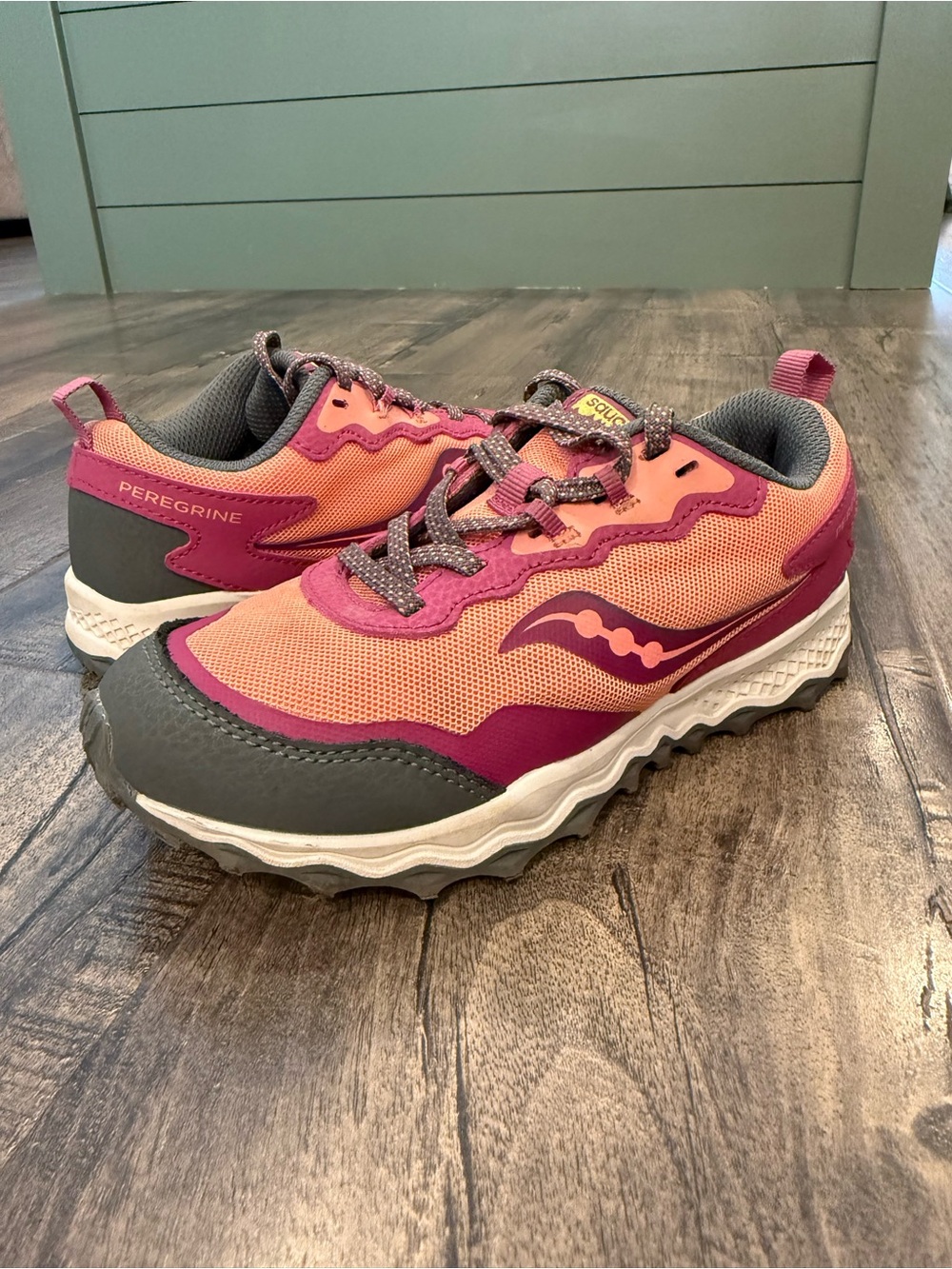 Saucony Kids Peregrine Sneakers Pink and Gray with Magenta Accents
